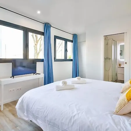 Design Pres Du Metro Apartment